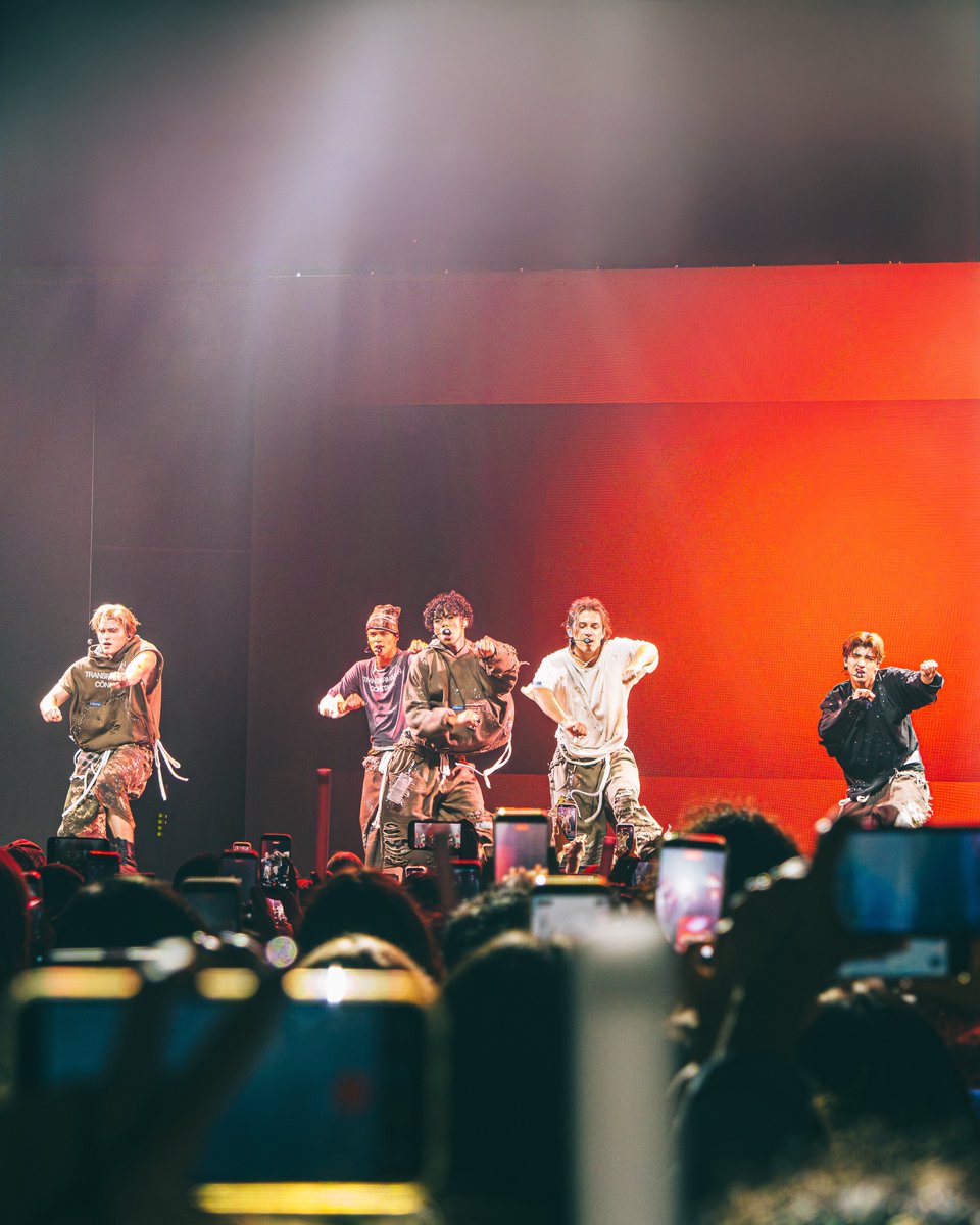 santos_bravos's tweet photo. THANK YOU, KOOM!! We had the best time in NYC!! 🔥🔥 🔥  los amamos :) 

#SANTOSBRAVOS #STBV https://t.co/BFSku4iGSd