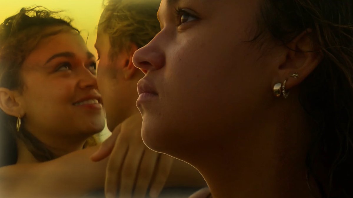 jiaryissa's tweet photo. the thumbnail/ cover photo i made for it too TAKE ME AWAY https://t.co/yhhFe0lMro