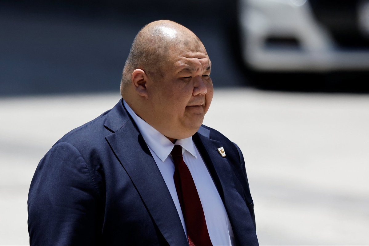 3YearLetterman's tweet photo. 🚨 🚨 BRAKING 🚨 🚨 

Rumors are now circulating that Kim Jong Un, the elected president of South Korea, has past away 

I am working to confirm via my sources, but this would be a major disruption for Asia’s largest economic power https://t.co/ADsRIeL31K