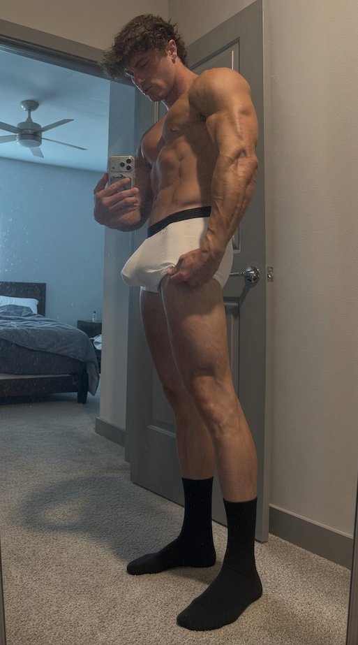 MasterJockPromo's tweet photo. We look at Master Zygo @Zygoframe and we see perfection. Everything about Zygo is Alpha: handsome looks, muscular physique, powerful feet, masculine voice, dominant personality, bulging biceps, intoxicating scent, godly str8 cash cock, EVERYTHING! Contribute to Master and fulfill your PURPOSE.