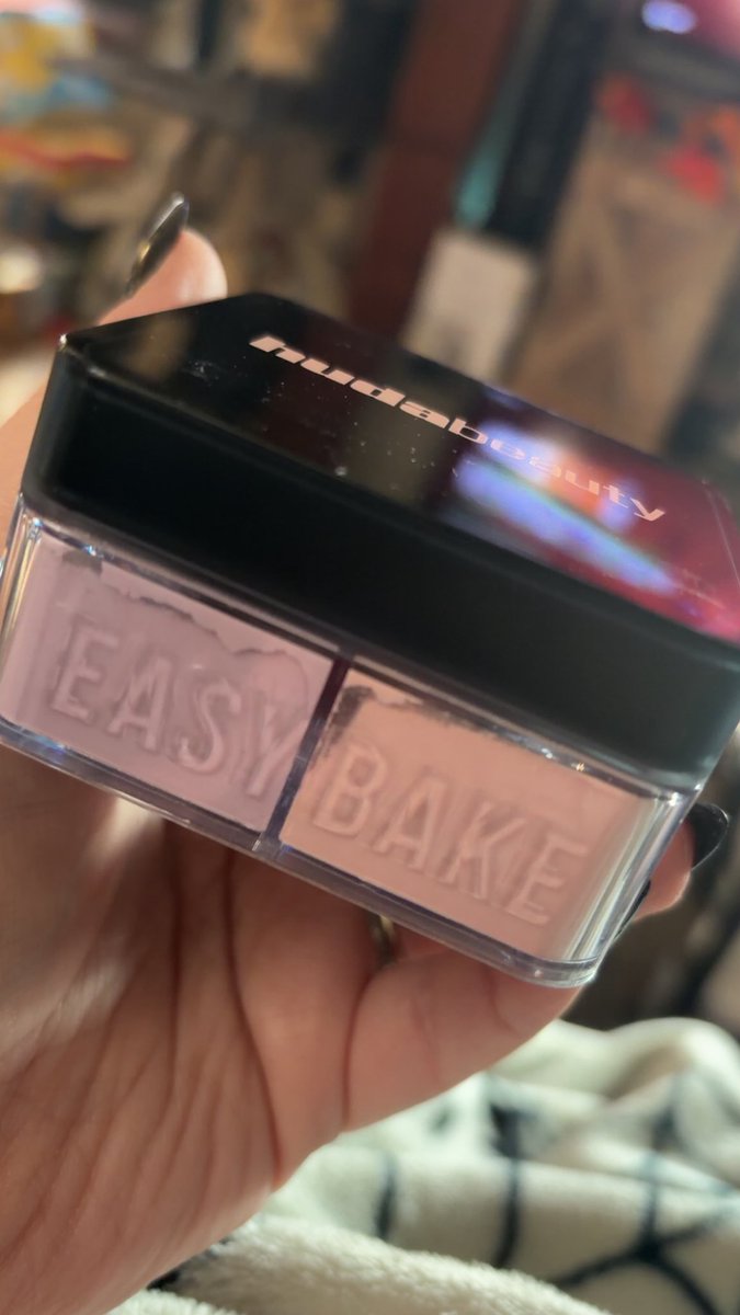 BE0MJUNIIE's tweet photo. HUDA GIRL YOU DID YOUR SHIT WITH THIS ONE. 🙂‍↔️ https://t.co/PnBCgZMhi7