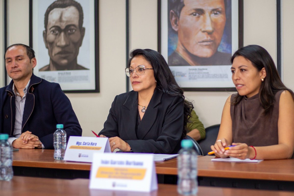 INIAPECUADOR's tweet photo. #Quito | Mantuvimos una reunión técnica con la Señora Embajadora del Estado de Israel para Ecuador, Emital Perry Uri Shpatz; el experto de MASHAV  y Luis Fernando Pija Caiza, junto al director ejecutivo del INIAP, Dr. Raúl Jaramillo. https://t.co/QWyUuj6hXw