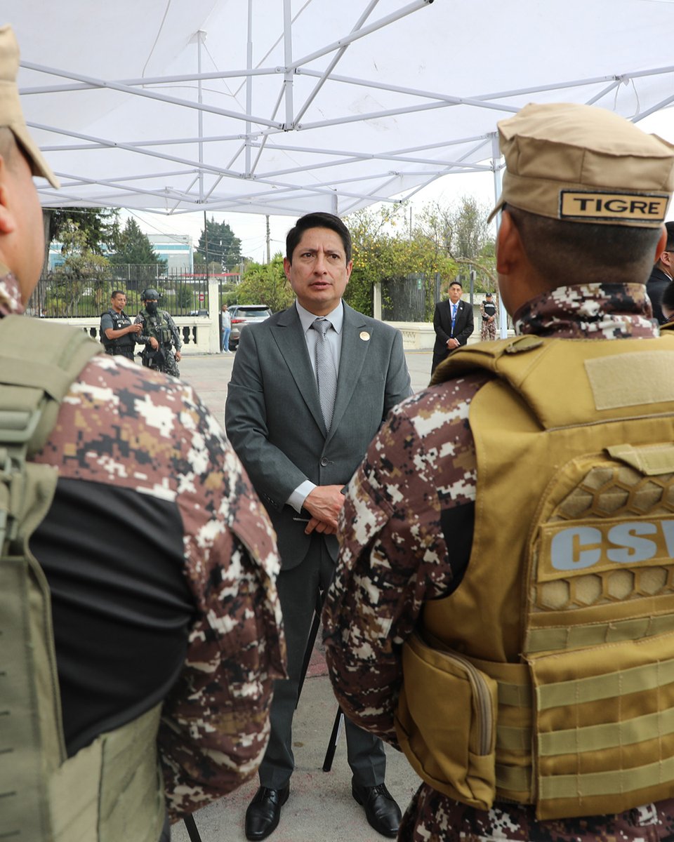 SNAI_Ec's tweet photo. El director general del SNAI, Mgs. Mauricio Mayorga Vallejo, destacó que la seguridad penitenciaria no es una tarea aislada y que forma parte de una política integral de seguridad y justicia que requiere planificación, profesionalización y cooperación interinstitucional. https://t.co/3YUwPI8H9L