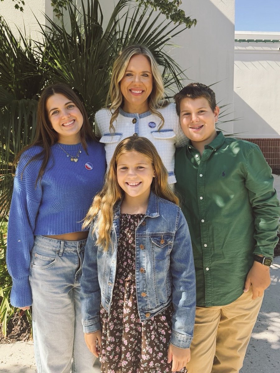 AnnieAndrewsMD's tweet photo. Today is the first day of early voting in South Carolina and I couldn't be more honored to have cast my vote with my three reasons for running: my kids.

Visit https://t.co/TRB4a2S4FQ to find your polling place. https://t.co/B4dUAGoGhs