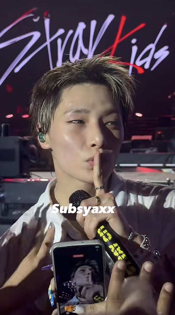 kyuxi_n's tweet photo. se os favs de voces nn sao capazes de trazer a estrutura basica do palco pra latam parem de inventar mentiras sobre um grupo q realmente valoriza seu fandom caralho se manca sua arrombada https://t.co/ygrP7nIUEv