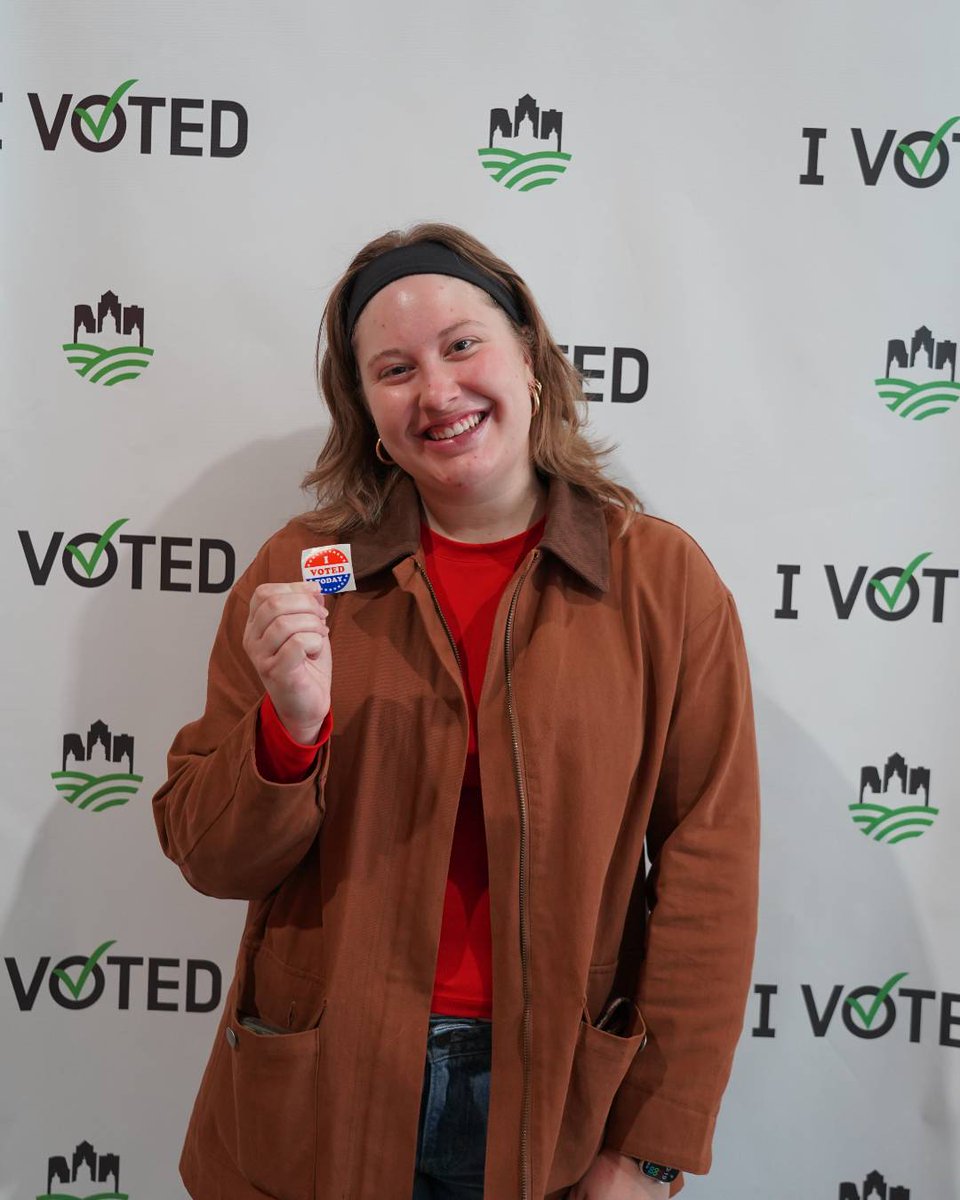 IowaSOS's tweet photo. College life can get busy, but Sophie made sure voting was part of her plans when she came home for fall break.

In-person absentee voting is available at your local county auditor’s office until Nov. 2. Find your options at https://t.co/2imvsdbXBl and #MakeAPlan to vote! https://t.co/F5dFlkS44D