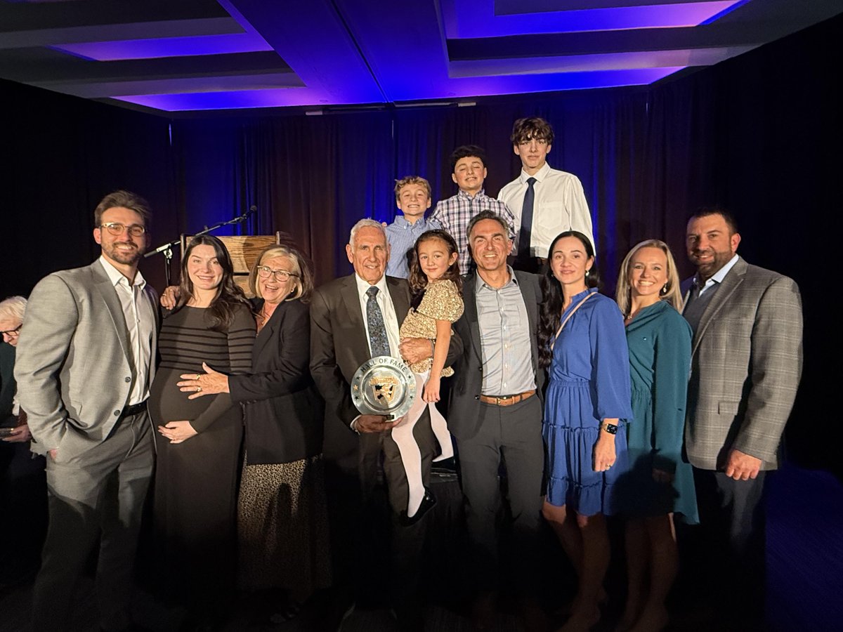 SENetworkTV's tweet photo. Our own Mike Zambelli has been inducted into the @PIAADistrictXI Hall of Fame in recognition of more than 30 years of bringing high school sports to life across the Lehigh Valley. https://t.co/jcvOYmpuLM