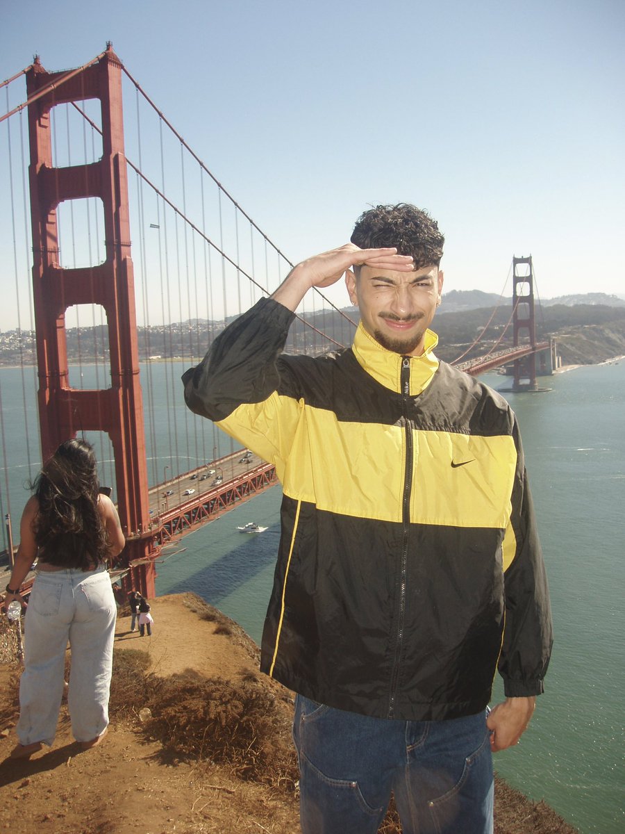 VicMawmah's tweet photo. when ur infront of the bridge that makes you go aye aye captain https://t.co/xKsfpGrOuq
