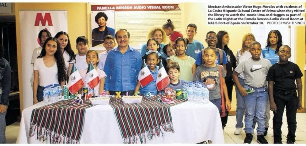 EmbaMexTT's tweet photo. La Embajada agradece al diario Guardian por la publicación sobre la participación mexicana en las Noches Latinas de la Biblioteca Nacional, que con un evento cinematográfico lleno de diversión y ánimo de superación para toda la familia, particularmente para niños migrantes. https://t.co/0xi2Lvgl0x
