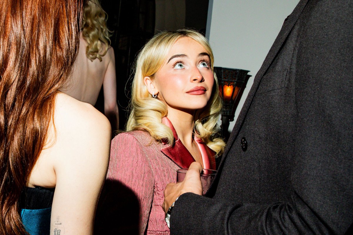 SCdailyupdates's tweet photo. Sabrina Carpenter at the Giorgio Armani Academy Museum Gala After Party! https://t.co/SL0WxwRX8B