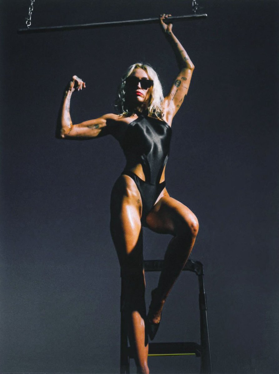malexmiley's tweet photo. she can change the era, but you can't tame the woman. https://t.co/B7DmnawwXh