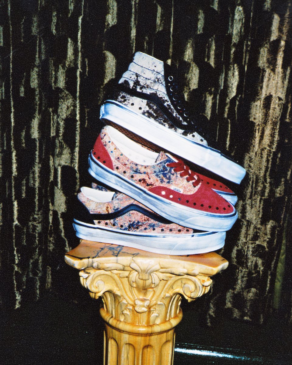 ExtraButter's tweet photo. Vans 'Floral Rivet' Pack

Releasing Tuesday, October 20th

Availability: FCFS in-store at both locations and online at https://t.co/YU3llFsdYq

Old Skool 36 ($140), Era 95 ($130), SK8-Hi 38 $145 https://t.co/Rz42i1PTpK