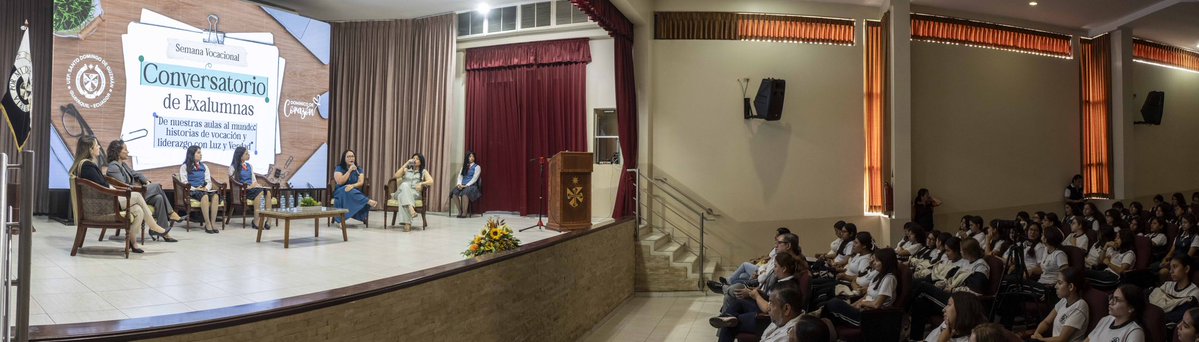 espol's tweet photo. La vicerrectora de Docencia de la #ESPOL , Paola Romero Crespo, compartió su testimonio de vocación y perseverancia con bachilleres del Colegio Santo Domingo de Guzmán en un panel de destacadas exalumnas. 
Conoce los detalles: https://t.co/e9WCMhCebt https://t.co/OfHnzfh4V4