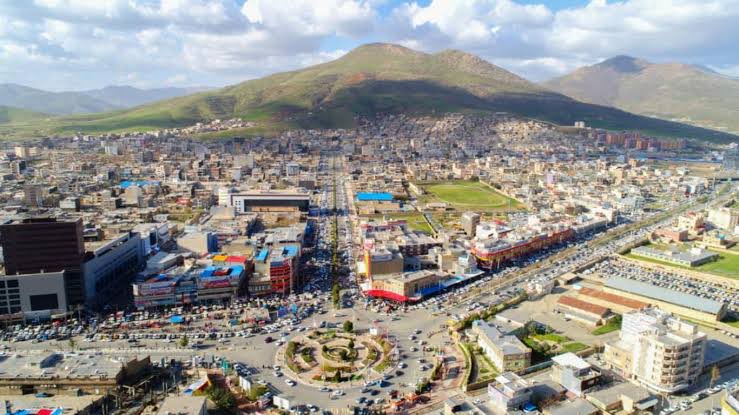 Amenaa22000's tweet photo. رسانه‌های محلی، راویان نزدیک زندگی مردم‌اند؛ آن‌ها می‌توانند ظرفیت‌ها، دغدغه‌ها و زیبایی‌های هر منطقه را دقیق‌تر به تصویر بکشند. بانه و کردستان، شایسته روایت‌هایی اصیل و برگرفته از واقعیت هستند.

#جانفدایان_کردستان

#جانفدایان_بانه https://t.co/BUagnUb99v