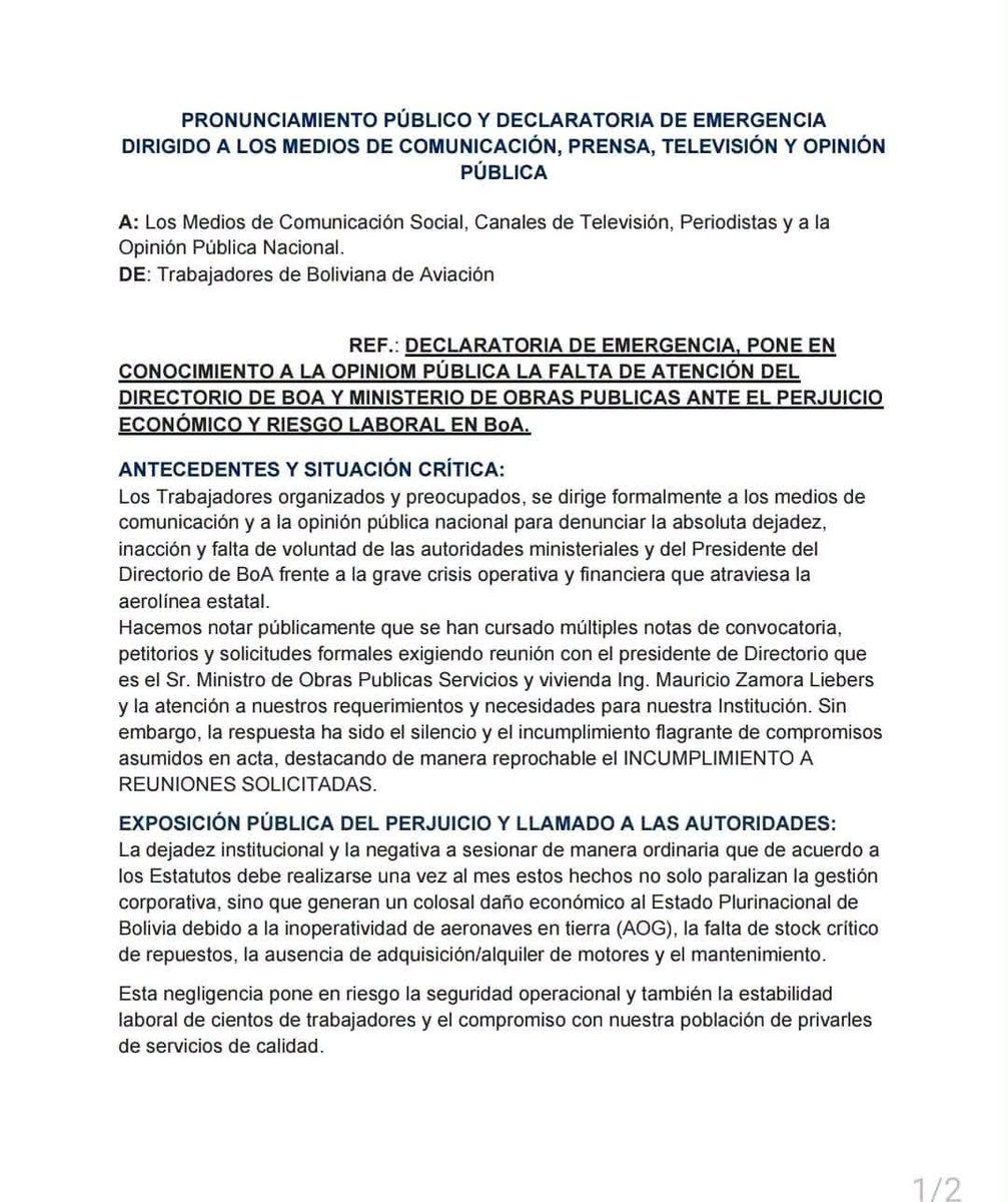 LaRazon_Bolivia's tweet photo. #Sociedad | El personal de Boliviana de Aviación (BoA) se declaró formalmente en estado de emergencia, alertando sobre el grave deterioro operativo y financiero de la aerolínea estatal, que compromete tanto la seguridad de los vuelos como la estabilidad de cientos de fuentes de empleo. Según el pronunciamiento emitido en Cochabamba, el conflict0 radica en la inoperatividad de aeronaves en tierra por la carencia de repuestos, la falta de gestión para comprar o alquilar motores, el retraso en los programas de mantenimiento y la paralización del Directorio, que incumple sus estatutos al no reunirse mensualmente. Los trabajadores señalaron directamente al ministro Mauricio Zamora, presidente del Directorio, por no responder a las solicitudes de audiencia, y exigieron la convocatoria inmediata a una sesión y un diálogo resolutivo, advirtiendo que, de mantenerse el silencio, tomarán medidas drásticas que podrían perjudicar a los pasajeros y al servicio aéreo nacional.
#larazóndigital #BoA #Bolivia #Cochabamba