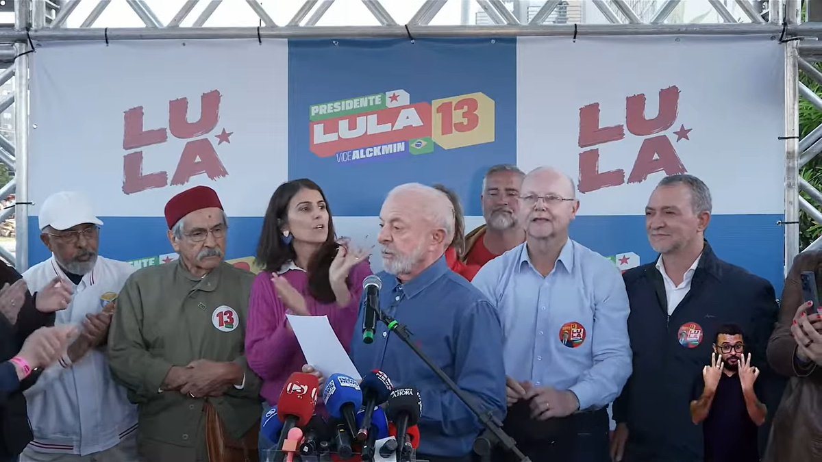 carlaayres's tweet photo. 🚨 URGENTE: Lula anunciou que irá entregar ao presidente Tribunal Superior Eleitoral a abertura do sigilo telefônico e bancário dele e dos filhos, para provar sua honestidade e que não tem nada a esconder.

Flávio Bolsonaro vai fazer o mesmo para provar que não é corrupto? https://t.co/MRz1PXZEoc