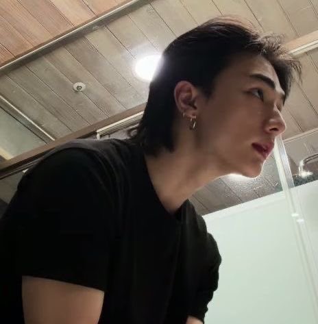 28innie's tweet photo. husband  material https://t.co/WFM0HKelq7