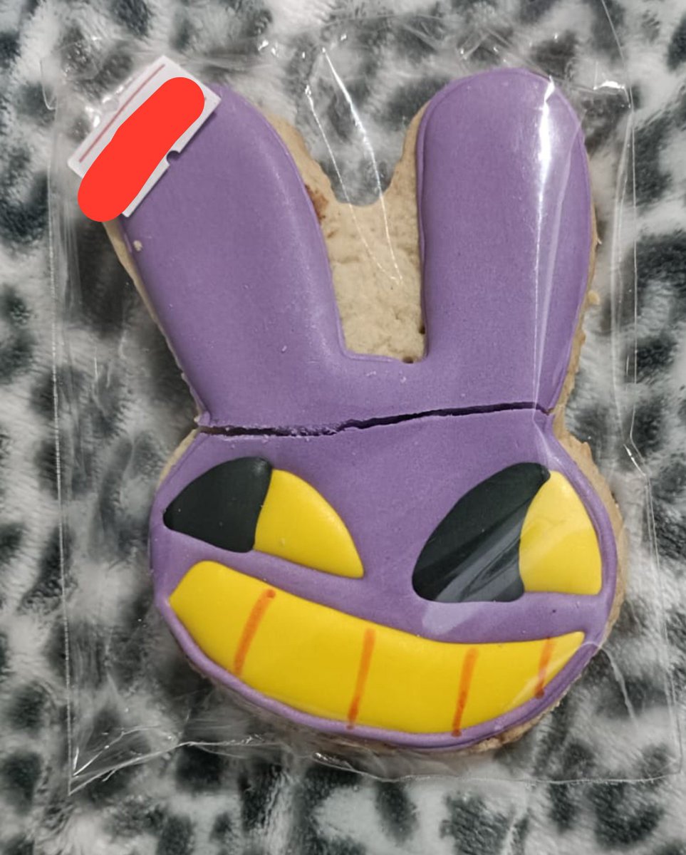 FreddaChan_5's tweet photo. So...i got cookie Jax in a convention

When i arrived home he was already cracked 🥺 https://t.co/l68Tzeq6Jp