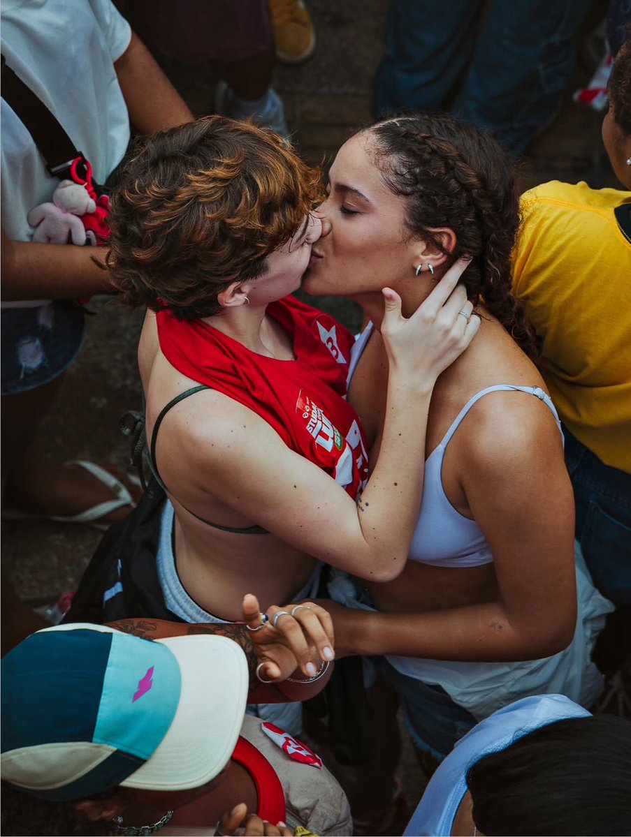 darazofa's tweet photo. Lutando pela soberania nacional com meu amor ❤️⭐️ #ExercitoSegueEmCampo https://t.co/STvnBoY6cs