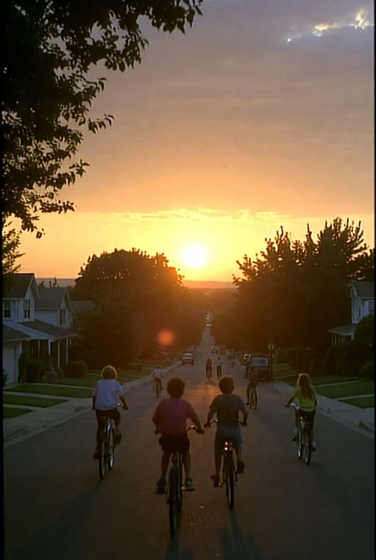 landofthe80s tweet picture