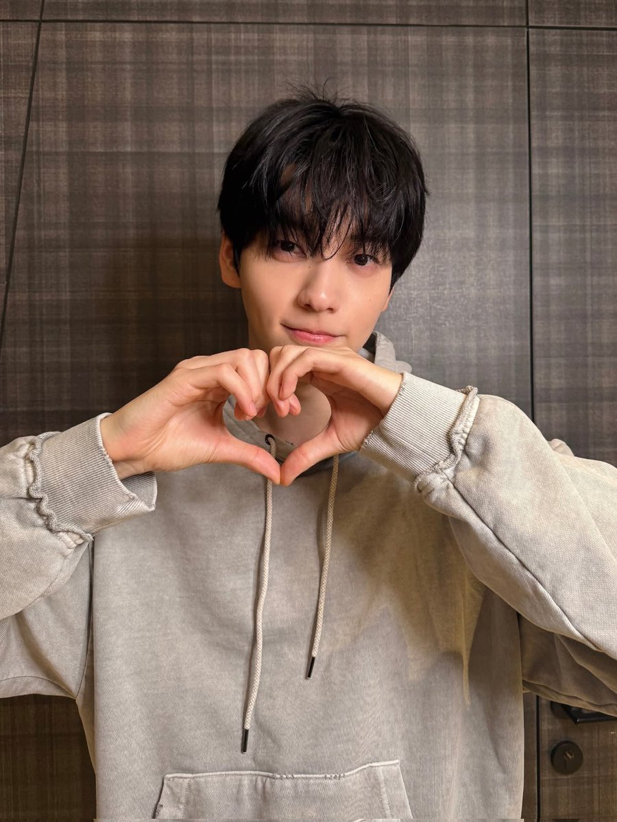 divaxdiaries's tweet photo. soobin is so full of love 🥺🫶✨ https://t.co/c2AHyvHy8f
