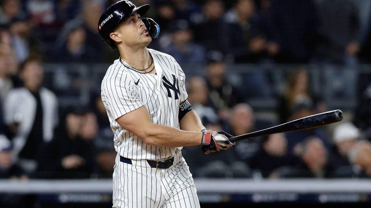 BYankeesUpdates's tweet photo. What do you do with Giancarlo Stanton this winter? https://t.co/vxyCqUcBwK