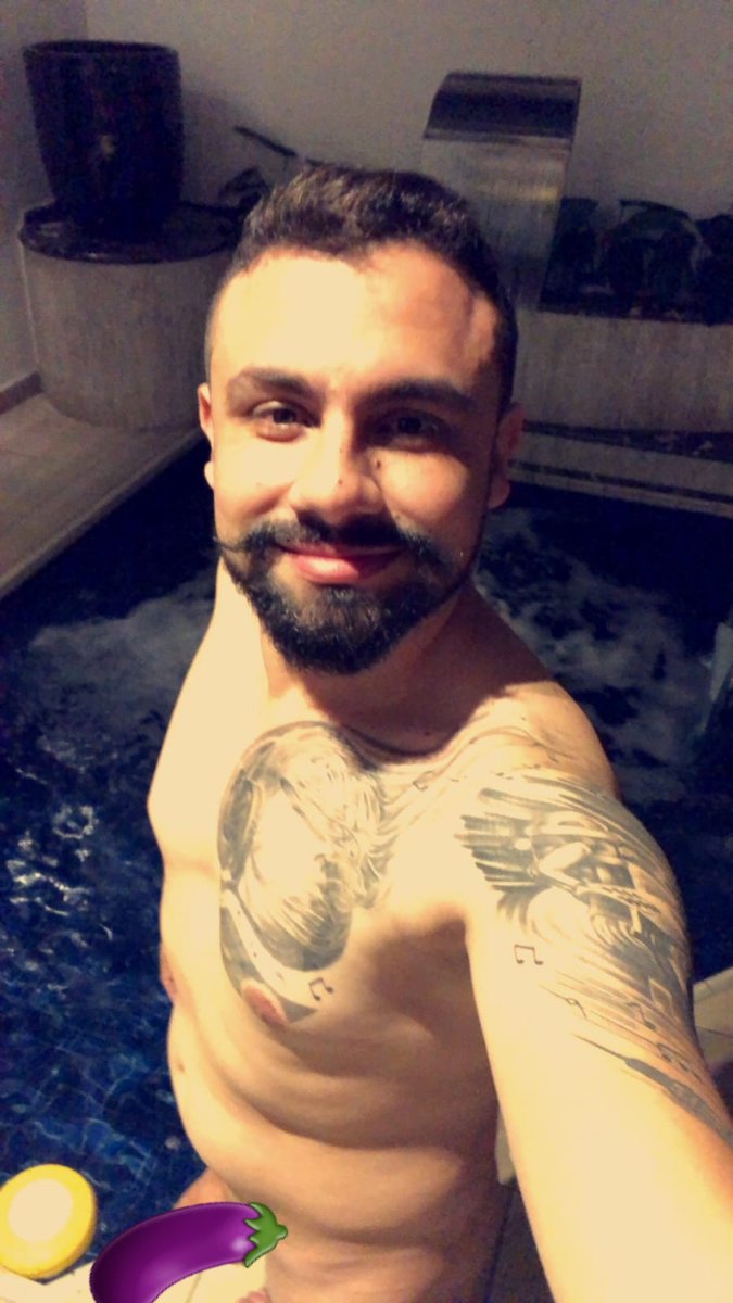 LukasZaad's tweet photo. Saindo da piscina com novidade: vão lá conferir nas plataformas https://t.co/LHqhC2pvjx esse pau duro arrombando um cuzinho no pelo https://t.co/GHqvkP11oH