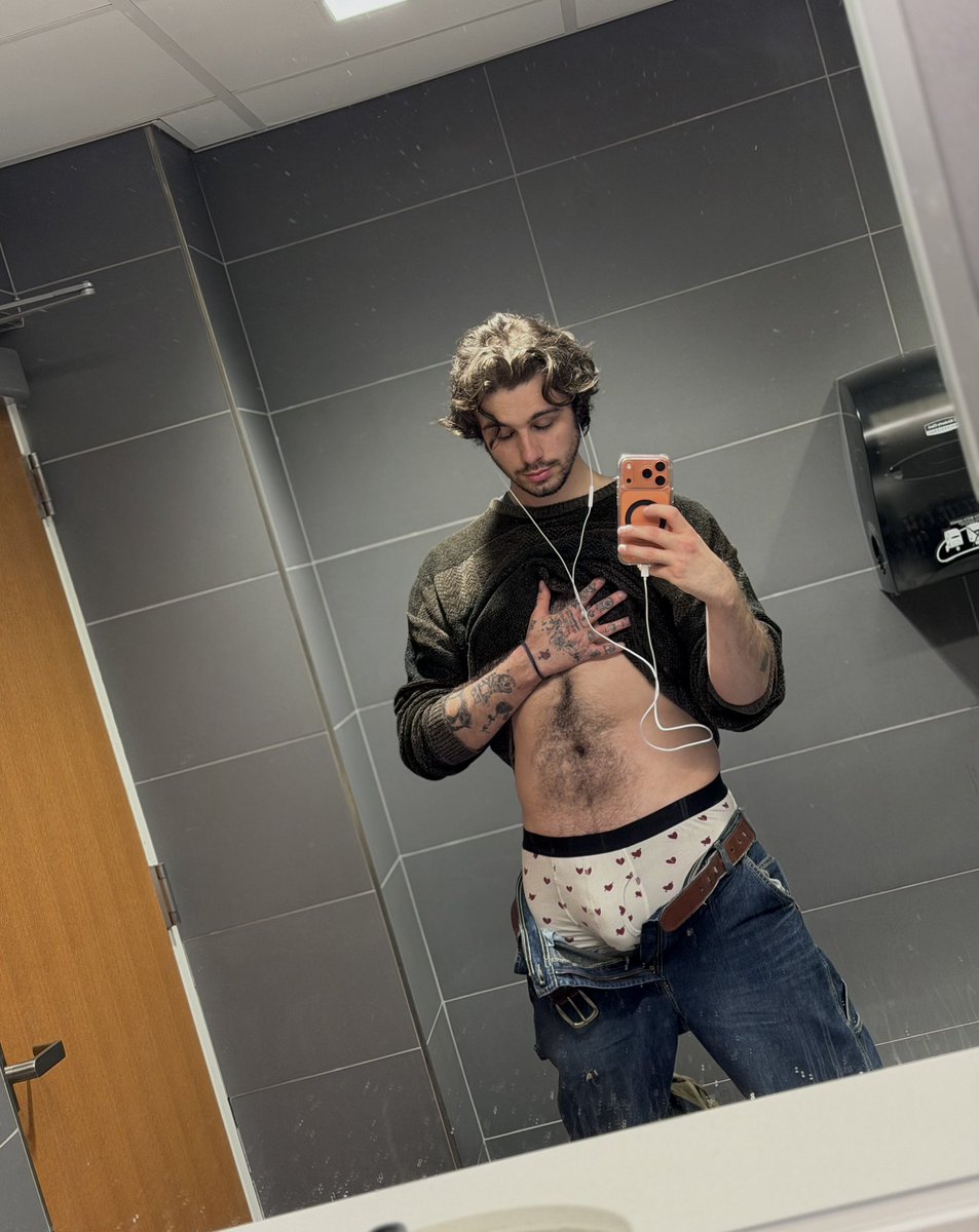 xtummyhurts's tweet photo. i get soooo needy while at school ugh.. it’s honestly becoming a bit of a problem 🤭🥵 https://t.co/yGSs0T6L8L