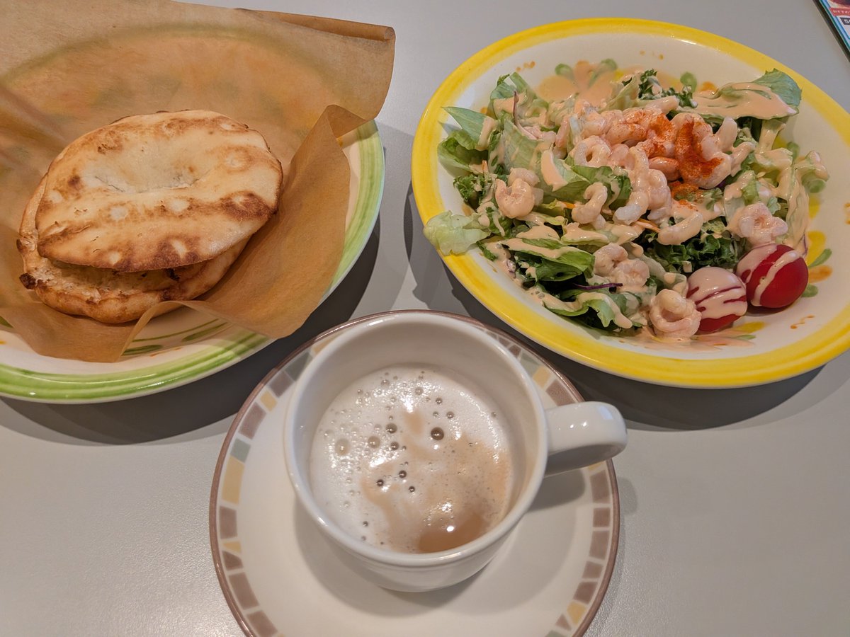 55Sonden's tweet photo. 今朝はカンツォーネを聞きながら
初の朝サイゼリヤ🇮🇹
色々アレンジできて楽しいザマス🦐🫓 https://t.co/CTJkFSENvn