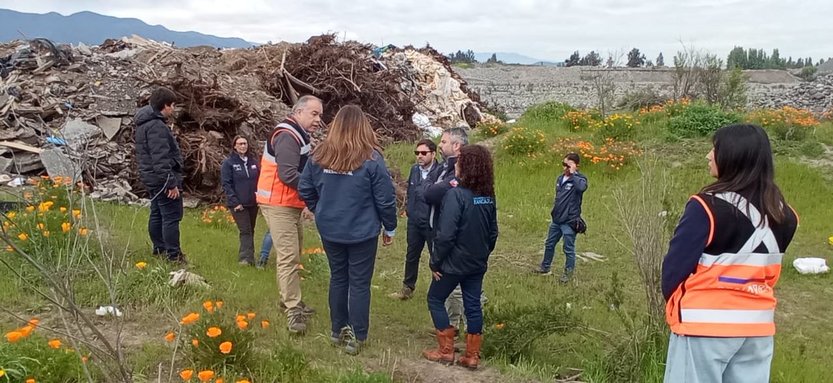 SenapredOHi's tweet photo. Esta jornada, equipo de #SENAPREDOHiggins junto a @DPROhiggins realizaron visita al Campamento Río Loco en Rancagua y California en Doñihue junto a los Alcaldes. https://t.co/7tFZSAaHeh