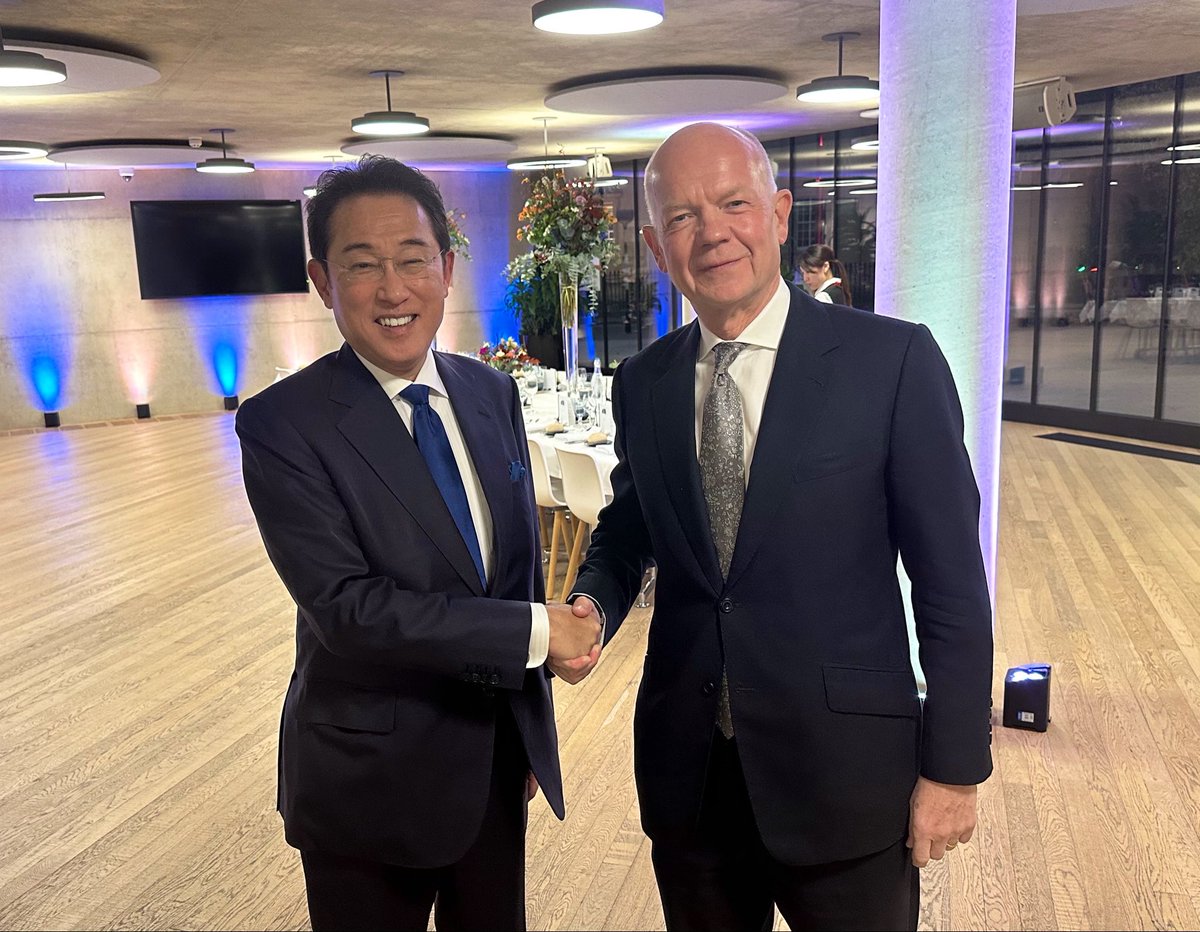 kishida230's tweet photo. その力を止めなければなりません。 針路を反転させなければなりません。

日英は自由と民主主義を重んじる成熟した国家だからこそ安定勢力の旗手として世界を共にリードしていくべきであり、それができると確信しています。

それが私達の世代の責任であり、未来の世代に対する責務だと考えています。 https://t.co/IKxic5wEEL