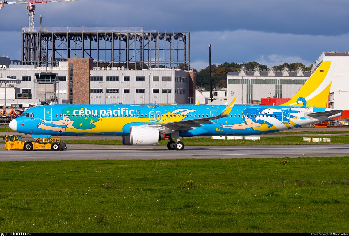 JetPhotos's tweet photo. A brand new special livery for Cebu Pacifc on this A321neo https://t.co/kPT6cJ1J4L © Maxim Weber https://t.co/Uf4pXYwAbX