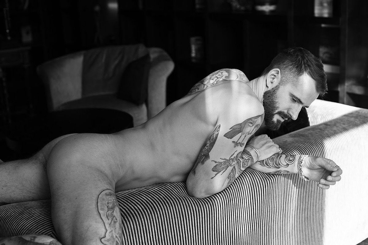 pijafeliz's tweet photo. Machos en pito. 😋😋 Males in dick 😋😋
#MachosEnPija #HombresenPija #Pijas #Pollas #Dicks #Cocks  #HombresDesnudos  #NakedMen #Hombres  #Men #Chongo #Hunk #AdorolaPija #AdorolaPolla #IloveDick #pene #cock #blancoynegro #whiteandblack  #MACHOPREÑADOR #pijudo https://t.co/ywQUBEK1b5