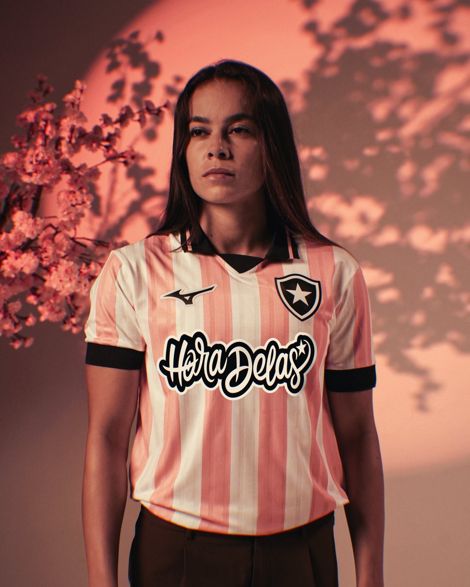 Botafogo's tweet photo. Camisas à venda em breve, na @botafogo_store  e na Mizuno 🛒 https://t.co/52pqpfpqfX