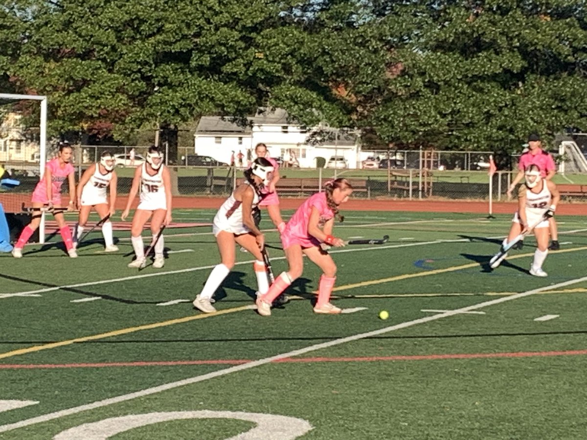 WeHartford's tweet photo. Conard falls 2-1 to Farmington on Pink Out Day.@WeHartford @CHSWHAthletics https://t.co/nzB4wx71JP