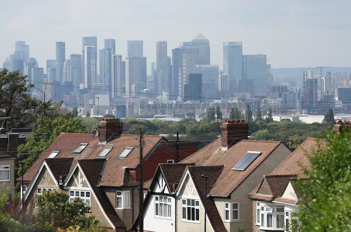 AdaCarter1543's tweet photo. Asking prices for British homes rose in October but there were signs that rising mortgage rates caused by ​the war in Iran were starting to weigh on ‌affordability and more resilient parts of the market, property website Rightmove said on Monday. https://t.co/FHZa8pbUJ1