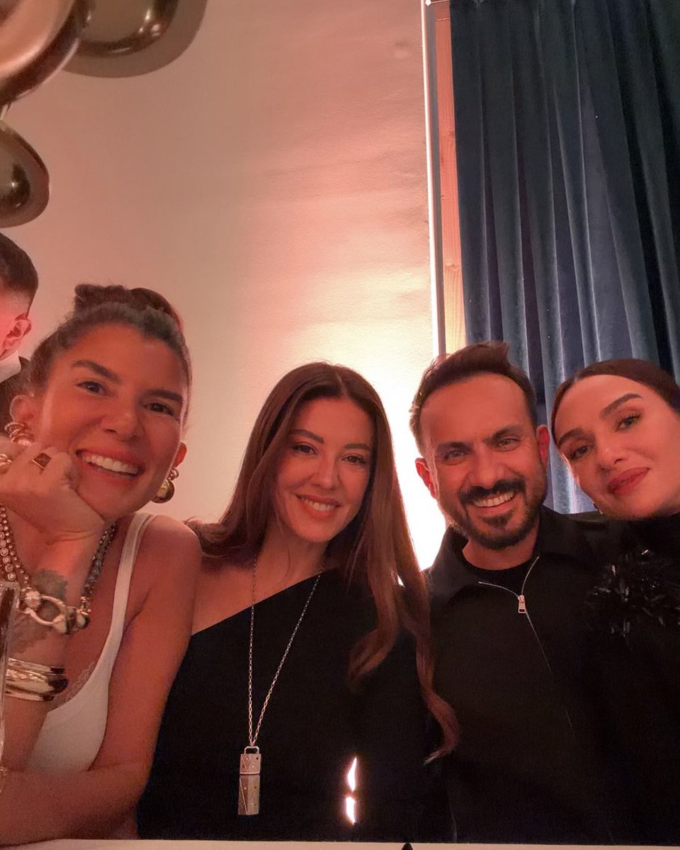 biirco4's tweet photo. Birce Akalay and Hakan Kurtaş attending an exclusive private dinner with Maison Francis Kurkdjian for the Oud Velvet Mood fragrance launch ❤️🔥
#BirceAkalay #HakanKurtaş #BirHak https://t.co/JDJLj7louj