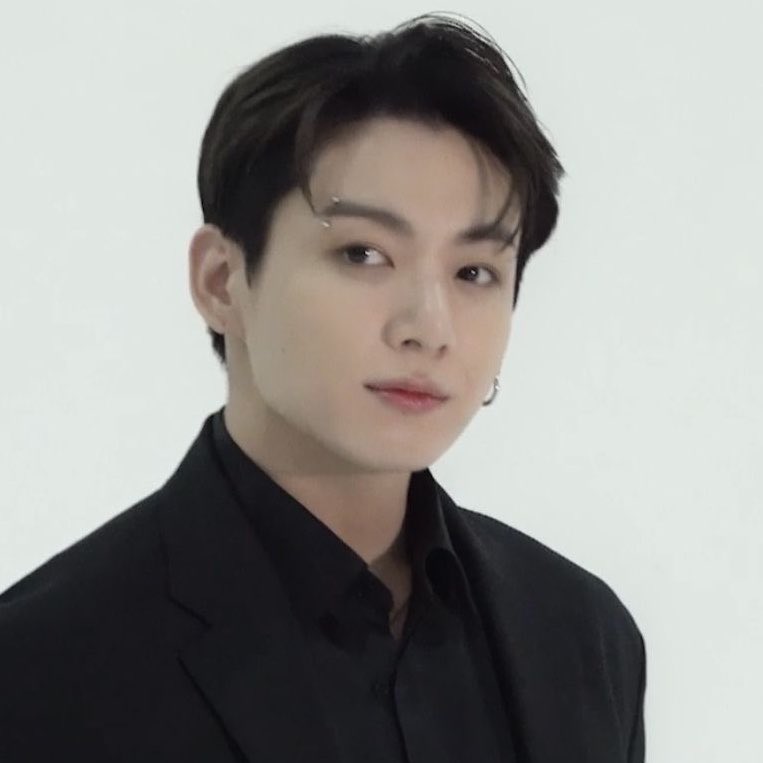 seesawnight7's tweet photo. One tweet #kookminau 

Este pobre omega en cinta ha notado que no ha tenido mucha lactancia para su cachorro, por lo qué trata de estimularse solo en casa para producir mas leche.

O quizás esto se deba a que su esposo esta siendo demasiado codicioso con su cuerpo. https://t.co/BD9qvhhpqq