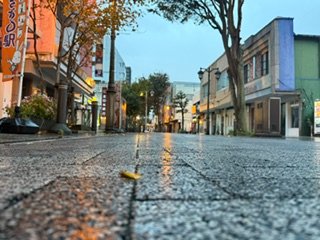 FMPOCO's tweet photo. あさラジ762㈫藤倉みさえです！おはようございます♪秋雨の降る朝です。。秋ですねぇ♪今日は＜新聞広告の日・リサイクルの日・頭髪の日・ヘアブラシの日・疼痛の日＞です。番組テーマ「リサイクル」ひとまわり・ふたまわりの語呂合わせ。。リサイクルしてますか？洋服を鞄にリサイクル・宜しくです♪ https://t.co/35mWr9QFMF