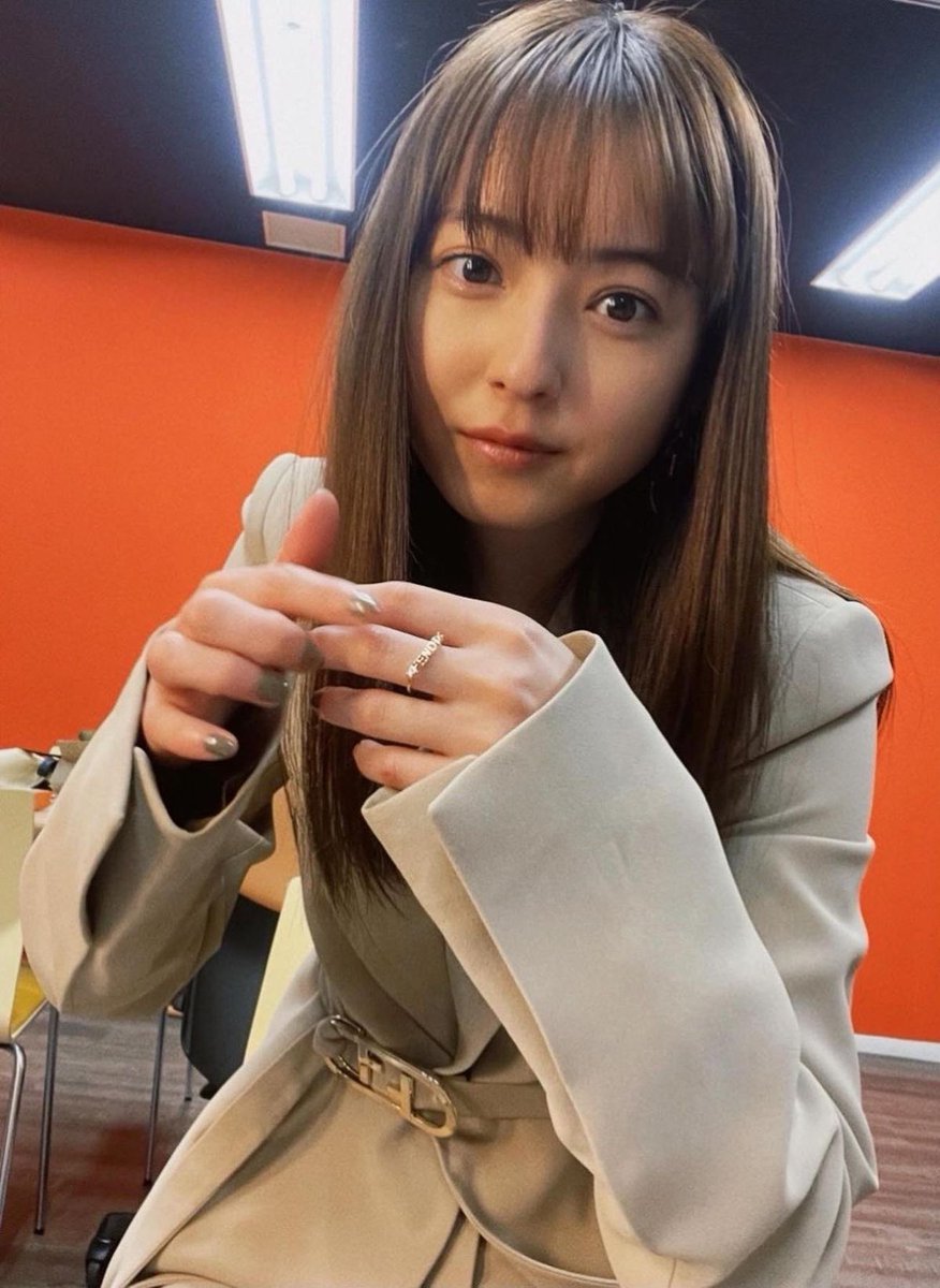 irvanlee5's tweet photo. 佐々木希（38）vs 石原さとみ（39）

いやー、究極の二択すぎるｗｗ
https://t.co/s4VYQ08S5L