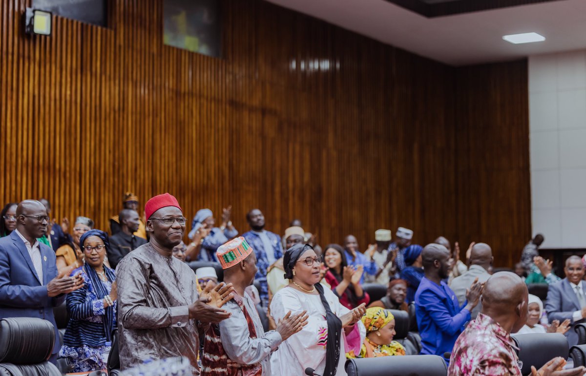 assembleeguinee's tweet photo. 𝐏𝐫𝐨𝐣𝐞𝐭 𝐫𝐨𝐮𝐭𝐢𝐞𝐫 𝐋𝐚𝐛𝐞́–𝐓𝐨𝐮𝐠𝐮𝐞́:𝐥’𝐀𝐬𝐬𝐞𝐦𝐛𝐥𝐞́𝐞 𝐧𝐚𝐭𝐢𝐨𝐧𝐚𝐥𝐞 𝐚𝐮𝐭𝐨𝐫𝐢𝐬𝐞 𝐥𝐚 𝐫𝐚𝐭𝐢𝐟𝐢𝐜𝐚𝐭𝐢𝐨𝐧 𝐝𝐞 𝐥𝐚 𝐜𝐨𝐧𝐯𝐞𝐧𝐭𝐢𝐨𝐧 𝐝𝐞 𝐟𝐢𝐧𝐚𝐧𝐜𝐞𝐦𝐞𝐧𝐭

https://t.co/U5mPXcP8SG

#AN #AlloAN #AGENDA #ANGN #ANG #Kibaro #PalaisDuPeuple https://t.co/9ODXWjUnKO