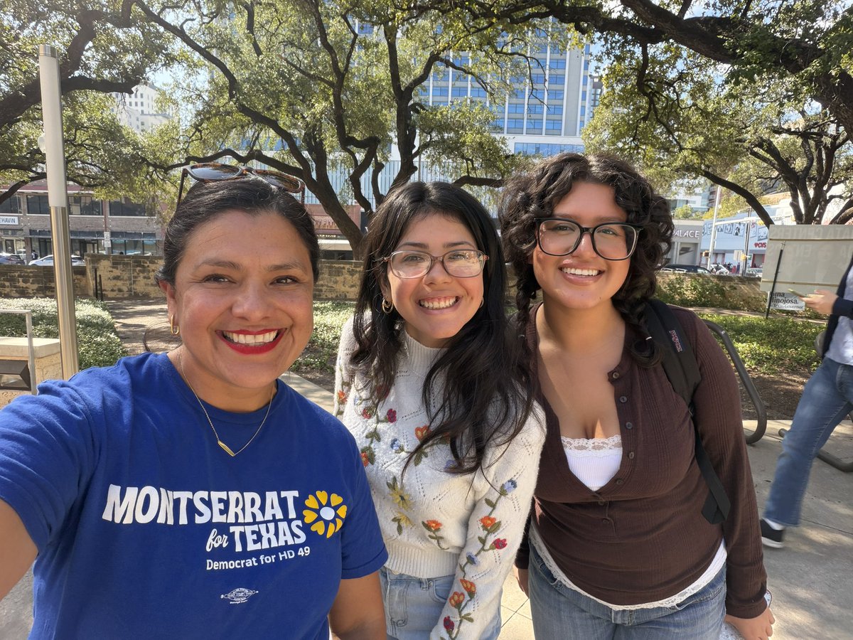 MontserratforTX's tweet photo. UT Austin students are voting in strong numbers!! #HookEm #juntosforjusticeunidosForchange #TuVozTuVOTO @UDems https://t.co/AOsdbTNFan