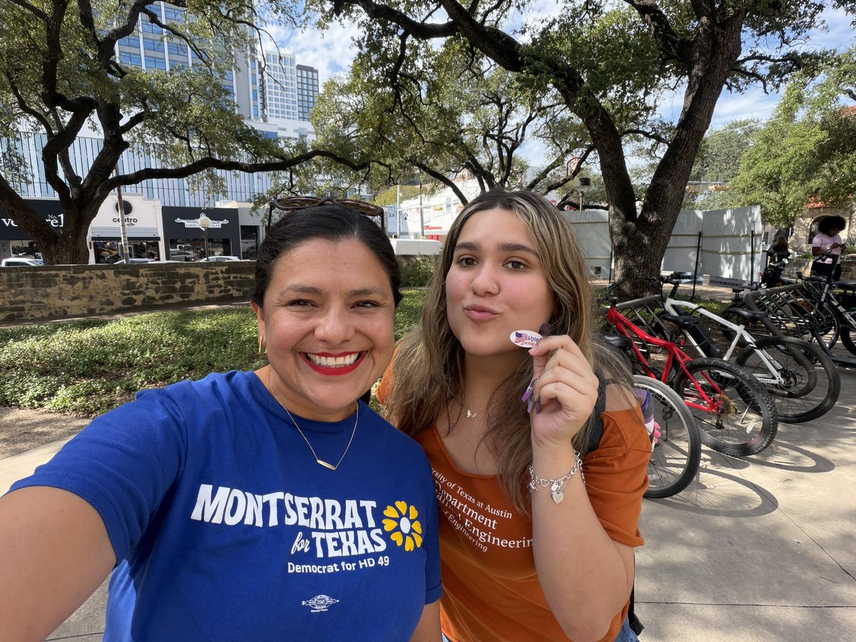 MontserratforTX's tweet photo. UT Austin students are voting in strong numbers!! #HookEm #juntosforjusticeunidosForchange #TuVozTuVOTO @UDems https://t.co/AOsdbTNFan
