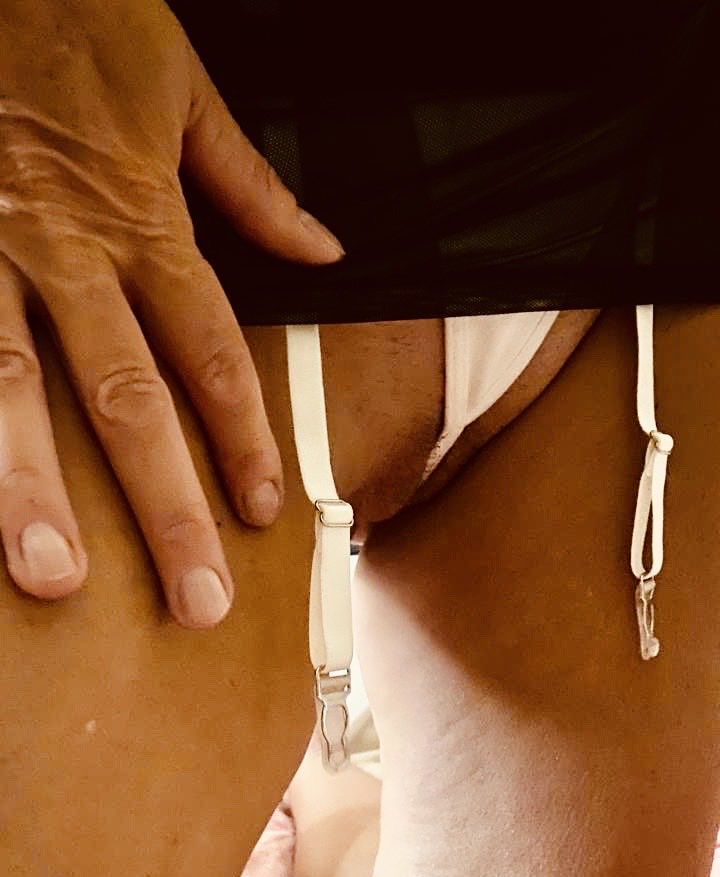 Candaulismexx's tweet photo. @muppet_horny @hgvybe You won't see me I'm transparent https://t.co/iUkclal0Nj
