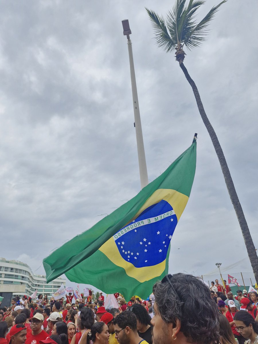 leehcerqueiraa's tweet photo. AQUI É  BAHIA, E NA BANHIA FASCISA NÃO SE CRIA. 
#AbreOSigiloFlavio 
#AtoPelaDemocracia https://t.co/xeXJzPizwT
