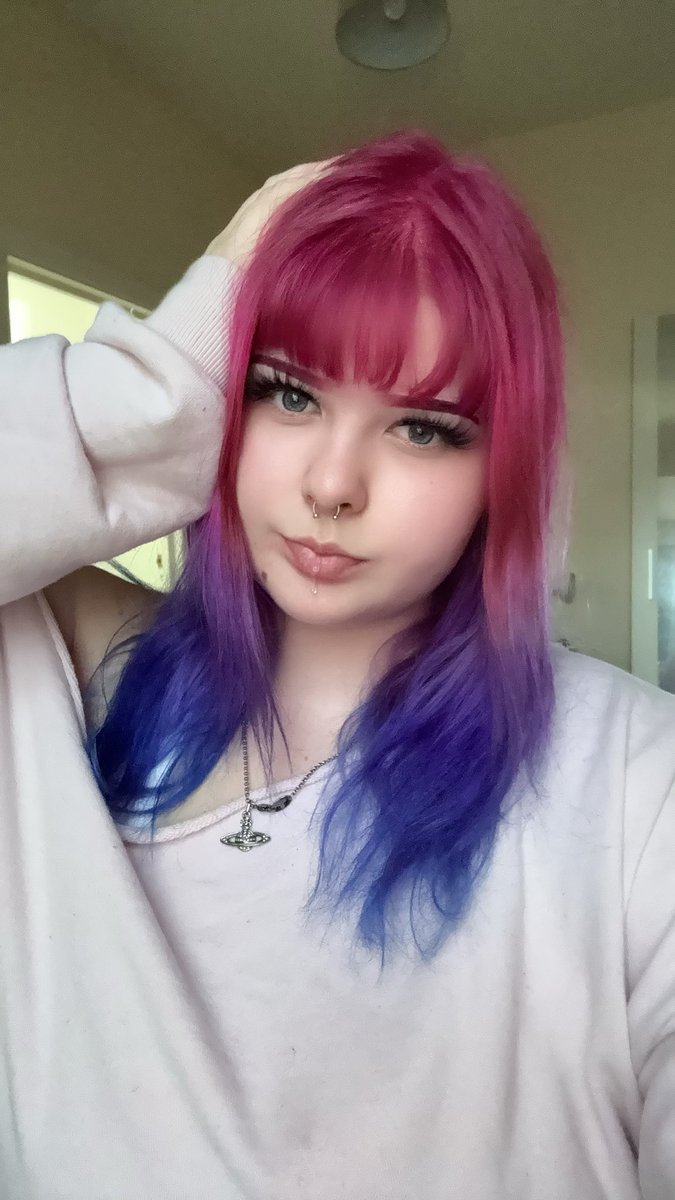 lillyp85y's tweet photo. 18 only just started posting on here looking for mutuals / collabs 

Love pink purple and blue
Alternative 
Love tattoos 
5'7 https://t.co/9MOEsdr59B