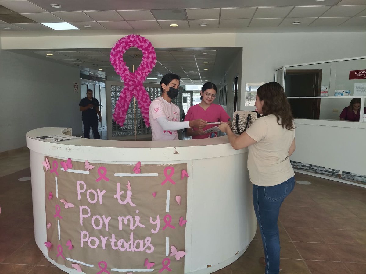 IssstesonGob's tweet photo. 🎀 Con el apoyo de becarios en Navojoa, #ISSSTESON ✅ desarrolla acciones encaminadas en la promoción del combate del Cáncer de Mama y del Cuello Uterino entre la población derechohabiente, generando confianza y brindando apoyo en la lucha 🥊
#JuntasYJuntosContraElCáncer 🙌🏻 https://t.co/vQiIALPZti