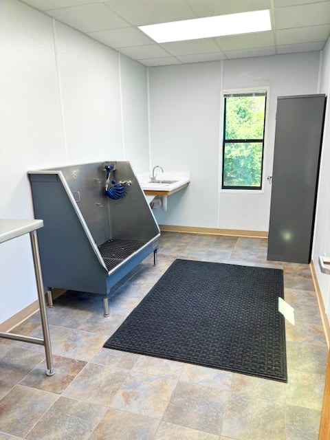 ModularGenius's tweet photo. Modular Genius delivered a new 2,304 sq. ft. facility designed for a police department's K-9 unit and other specialized teams train out of a dedicated facility.

Read the full case study: https://t.co/aLIQCaoevB

 #ModularBuildings #TurnkeyConstruction #FastDelivery https://t.co/Qy7i3B9twW