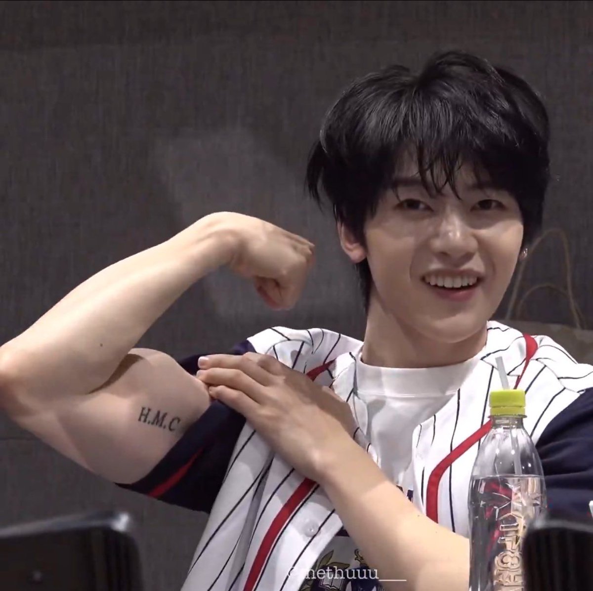 flexingidol's tweet photo. SEOK MATTHEW https://t.co/reCJT9KdOn