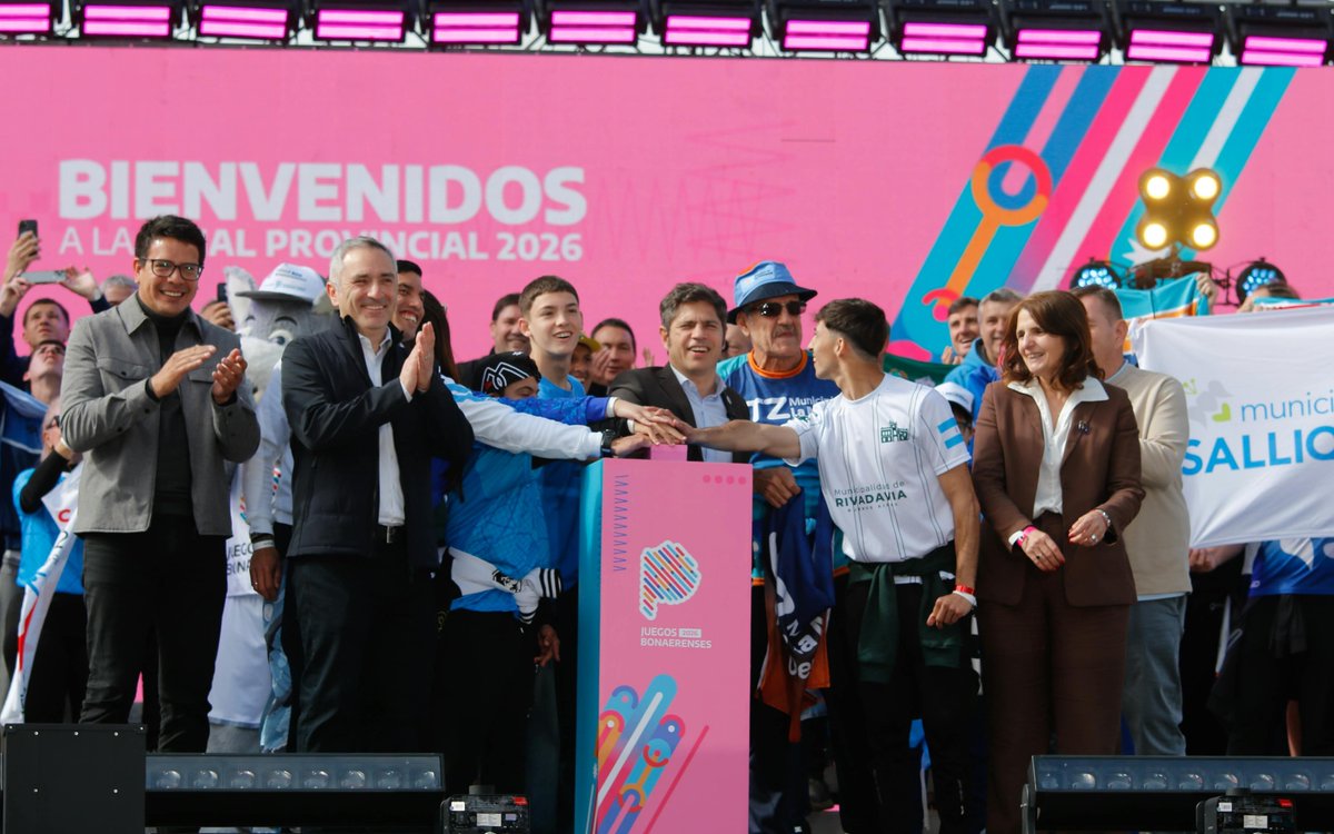 Leot14's tweet photo. En📍Mar del Plata acompañamos la apertura de los Juegos Bonaerenses, una política pública que reúne a miles de bonaerenses a través del deporte, la cultura y la participación.

Defender los Juegos es defender el encuentro, la igualdad de oportunidades y el derecho de nuestro pueblo a participar.
En la PBA💙, el deporte, la cultura y la educación son derechos que se garantizan con un Estado presente.

@Kicillofok @larroqueandres
@flaviaterigi @cardozocristian